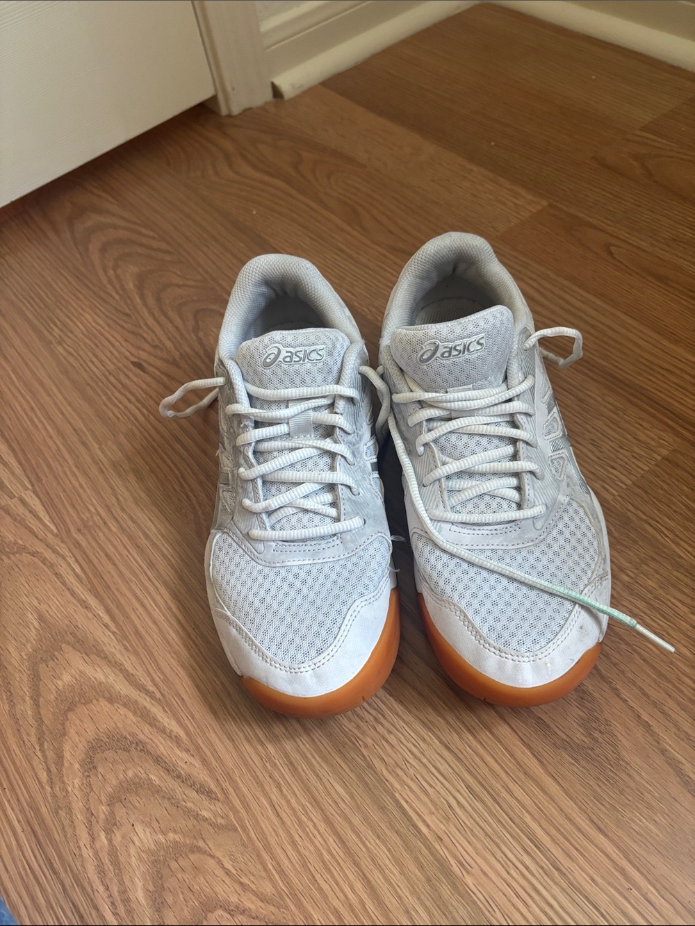 ASICS Men’s Light Gray Athletic Sneakers with Orange Outsoles